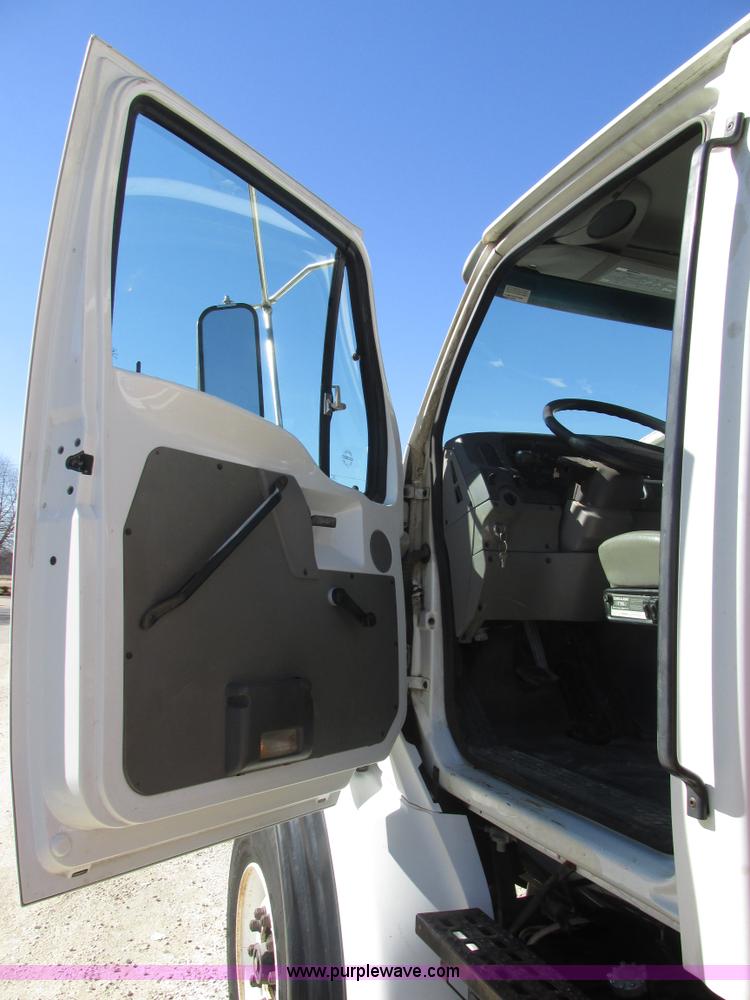 image for item H7553 2000 Sterling L7500 crane truck