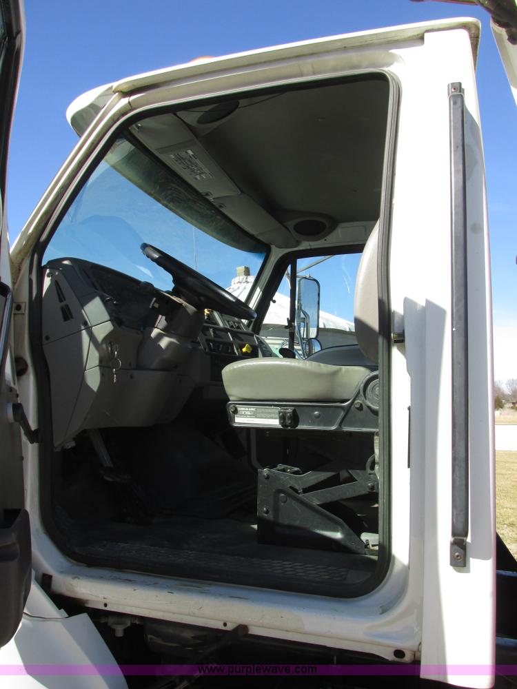 image for item H7553 2000 Sterling L7500 crane truck