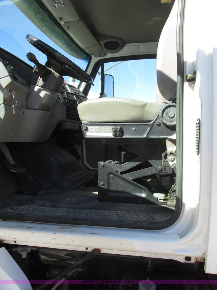 image for item H7553 2000 Sterling L7500 crane truck