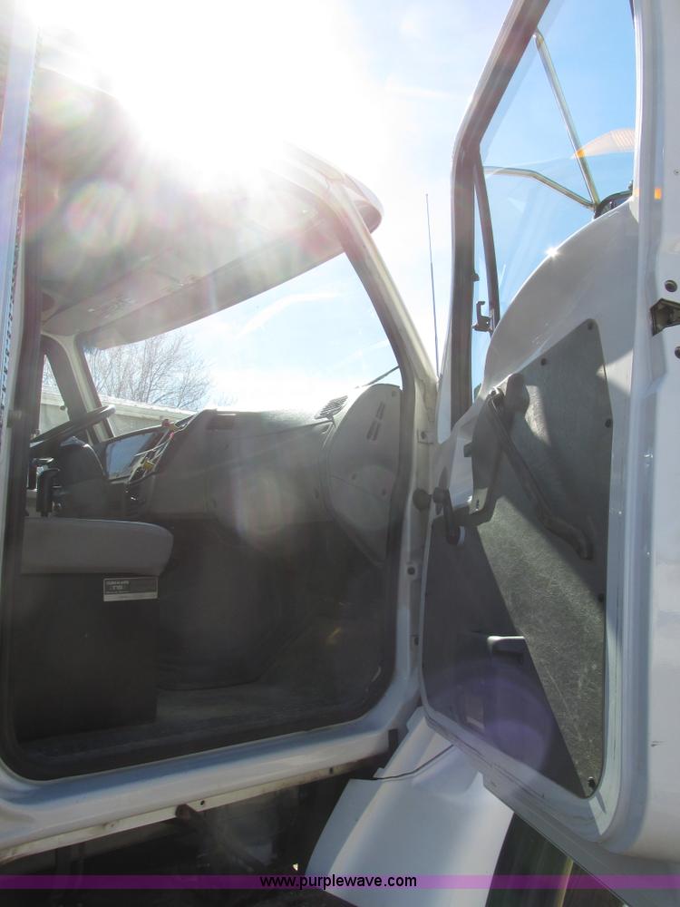 image for item H7553 2000 Sterling L7500 crane truck