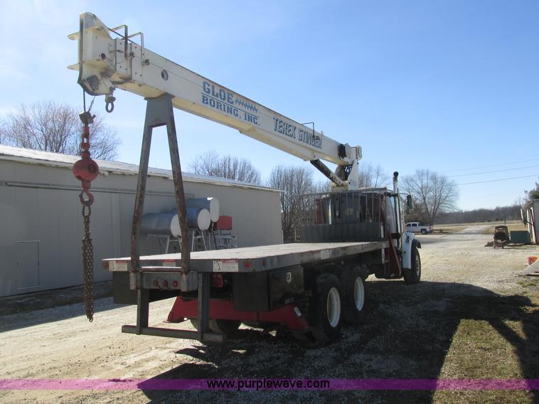 image for item H7553 2000 Sterling L7500 crane truck