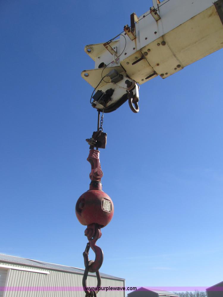 image for item H7553 2000 Sterling L7500 crane truck