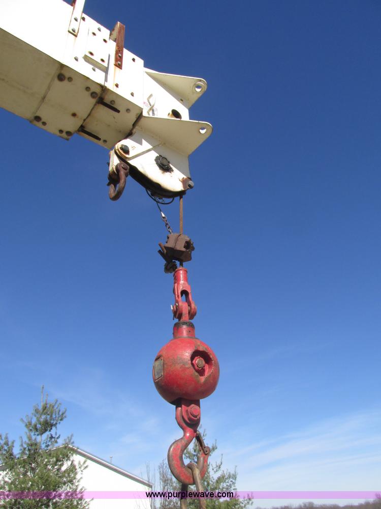 image for item H7553 2000 Sterling L7500 crane truck