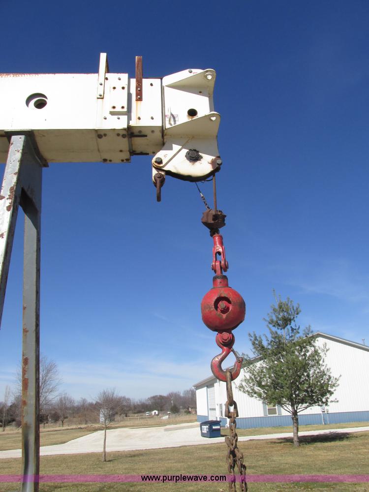 image for item H7553 2000 Sterling L7500 crane truck