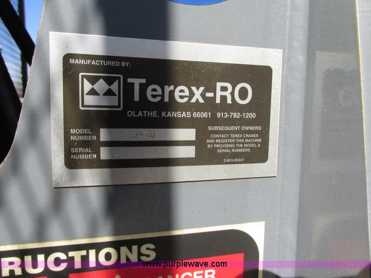 image for item H7553 2000 Sterling L7500 crane truck