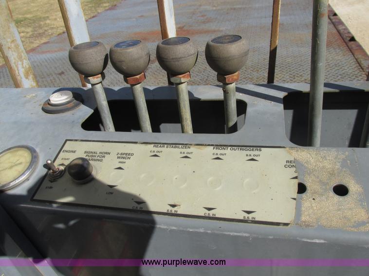 image for item H7553 2000 Sterling L7500 crane truck