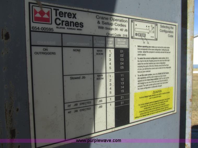 image for item H7553 2000 Sterling L7500 crane truck