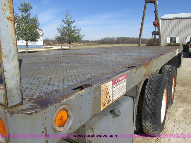 image for item H7553 2000 Sterling L7500 crane truck