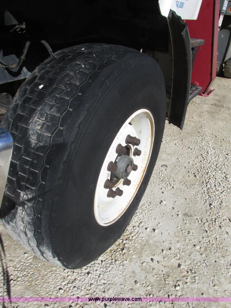 image for item H7553 2000 Sterling L7500 crane truck