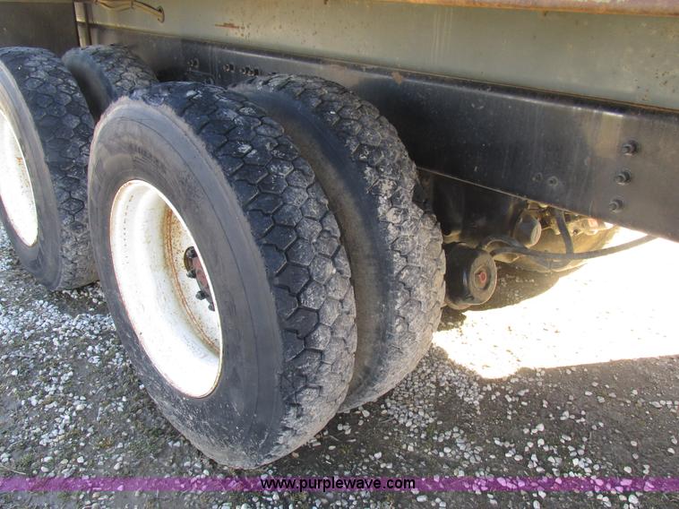 image for item H7553 2000 Sterling L7500 crane truck