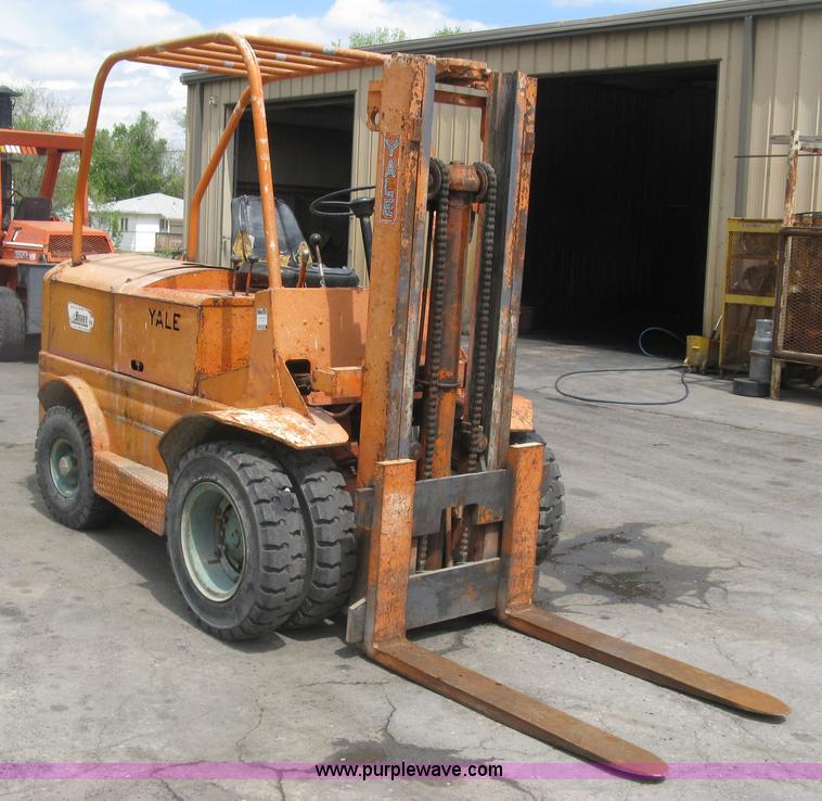 image for item H8664 Yale G51P-U rough terrain forklift