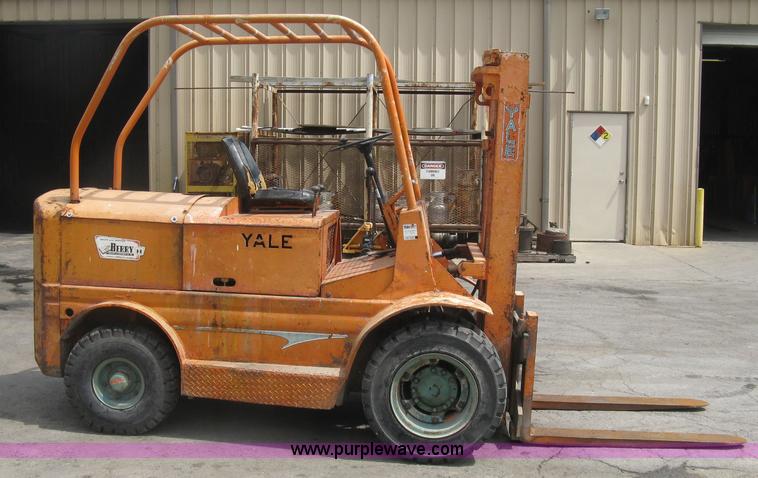 image for item H8664 Yale G51P-U rough terrain forklift