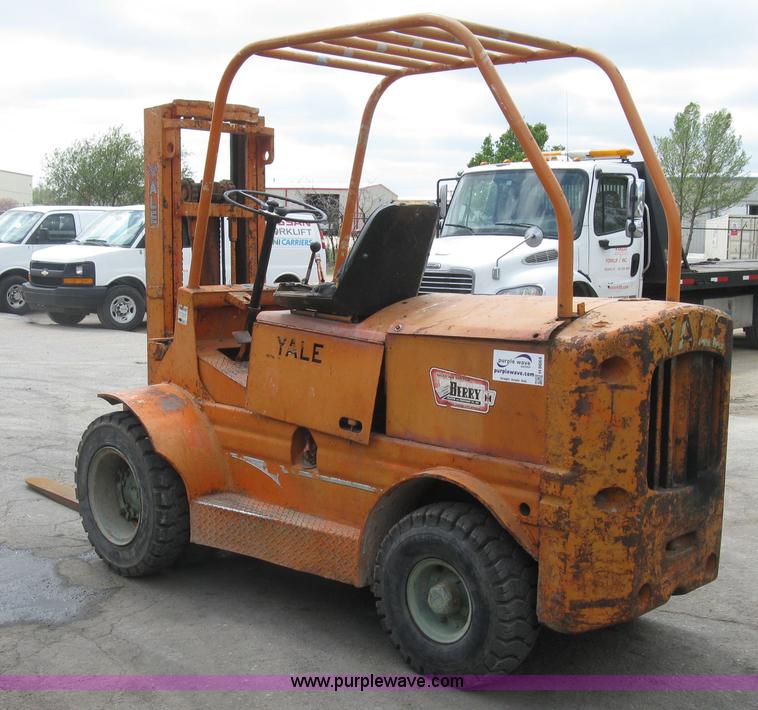 image for item H8664 Yale G51P-U rough terrain forklift