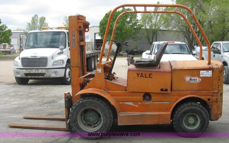 image for item H8664 Yale G51P-U rough terrain forklift