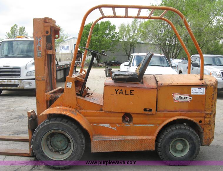 image for item H8664 Yale G51P-U rough terrain forklift