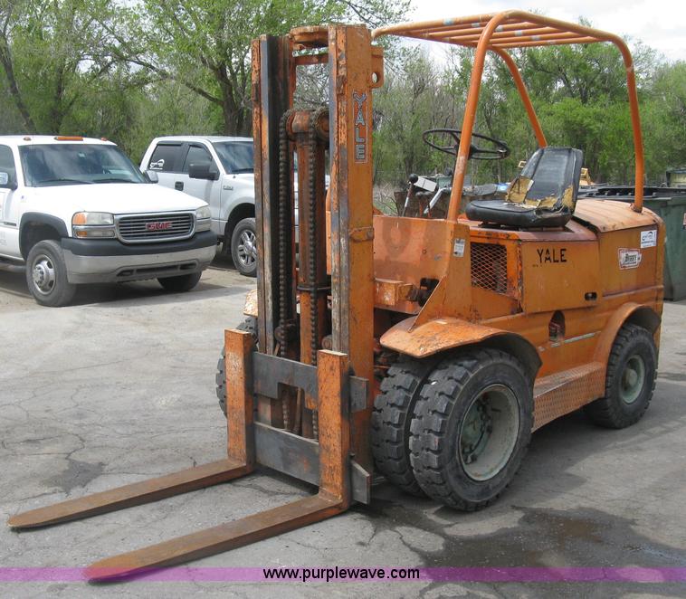image for item H8664 Yale G51P-U rough terrain forklift