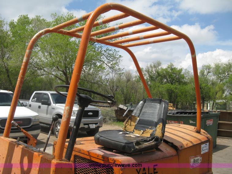 image for item H8664 Yale G51P-U rough terrain forklift