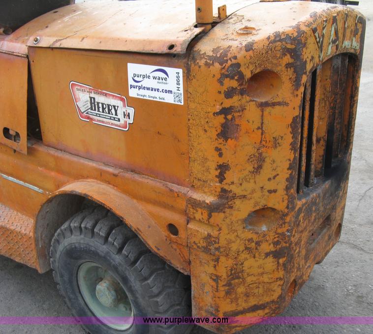 image for item H8664 Yale G51P-U rough terrain forklift