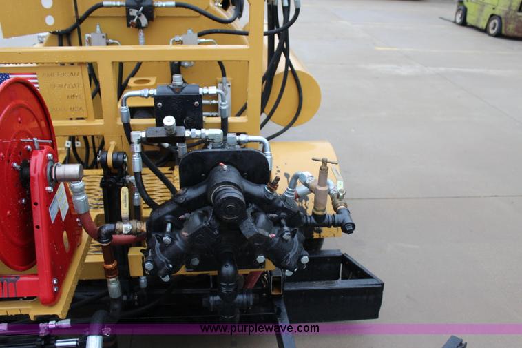 image for item I1732 2013 American Sealcoat SC440 asphalt sealer