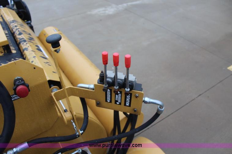 image for item I1732 2013 American Sealcoat SC440 asphalt sealer