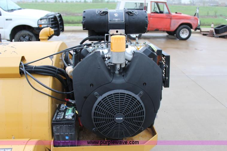 image for item I1732 2013 American Sealcoat SC440 asphalt sealer