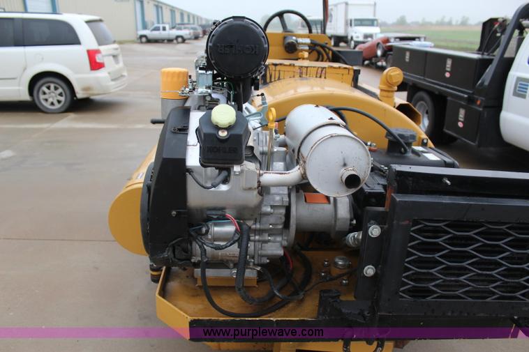 image for item I1732 2013 American Sealcoat SC440 asphalt sealer