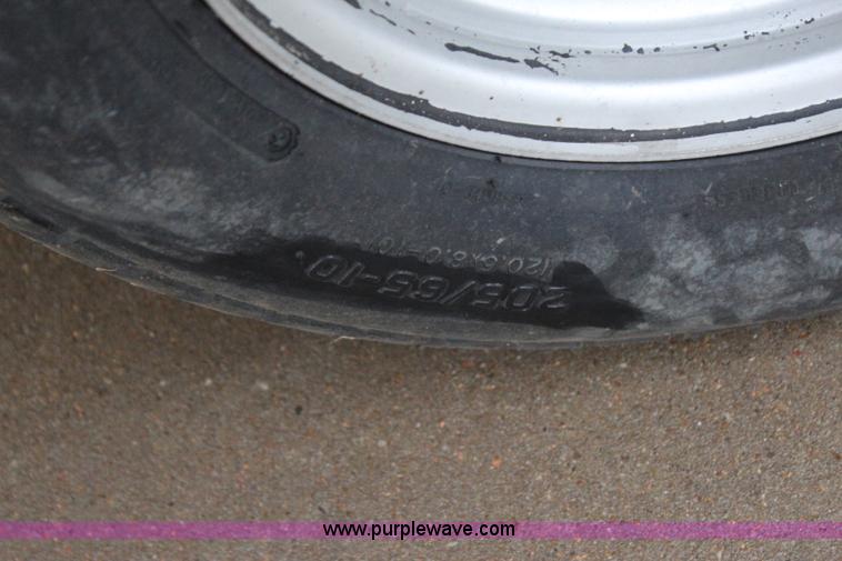 image for item I1732 2013 American Sealcoat SC440 asphalt sealer