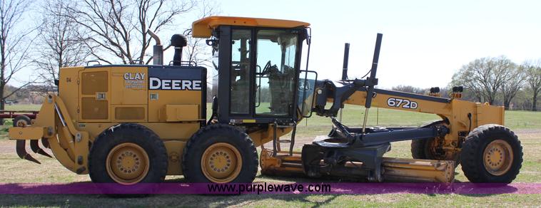 image for item I1748 2006 John Deere 672D articulated motor grader