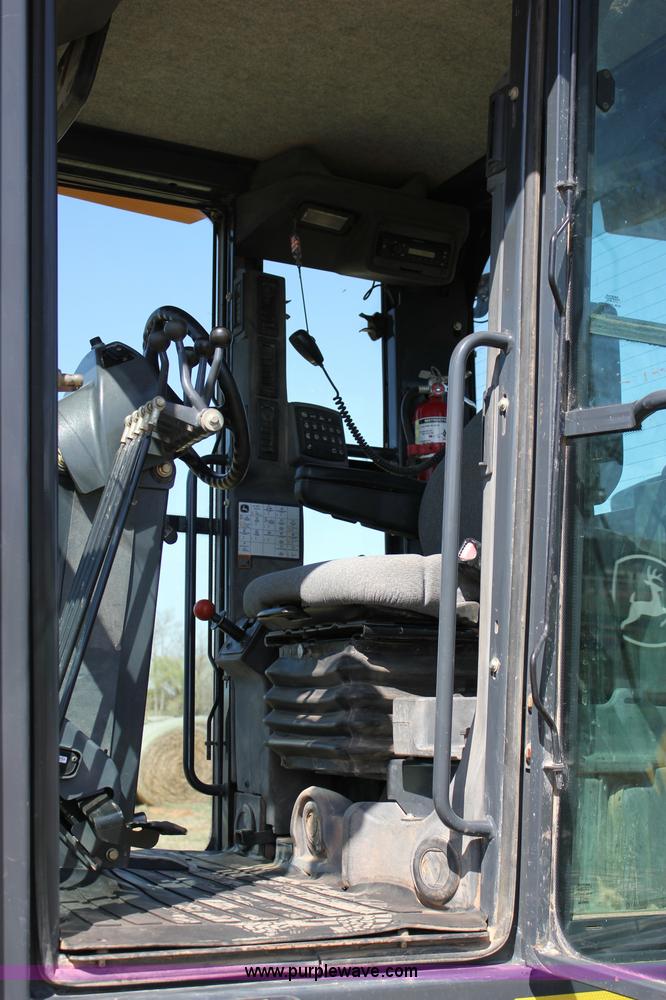image for item I1748 2006 John Deere 672D articulated motor grader