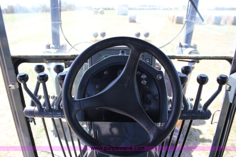 image for item I1748 2006 John Deere 672D articulated motor grader