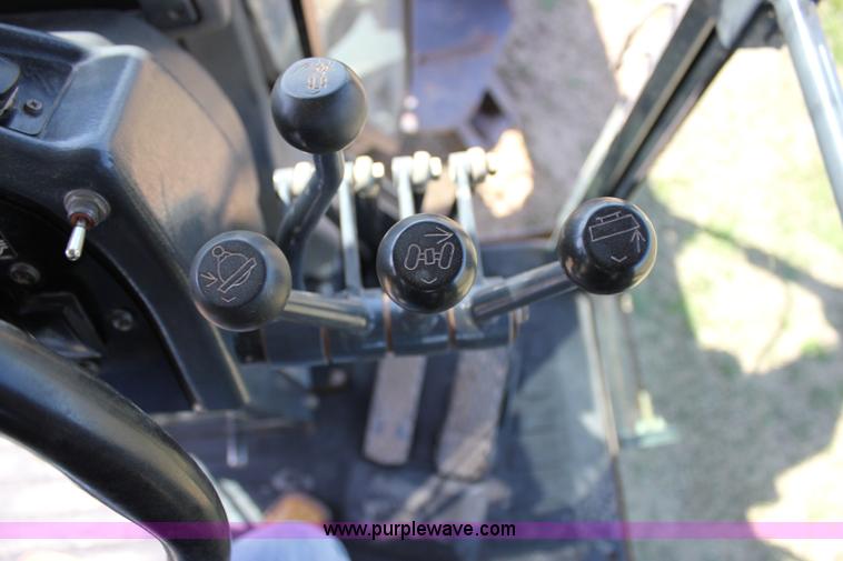 image for item I1748 2006 John Deere 672D articulated motor grader