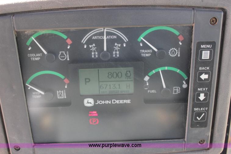 image for item I1748 2006 John Deere 672D articulated motor grader