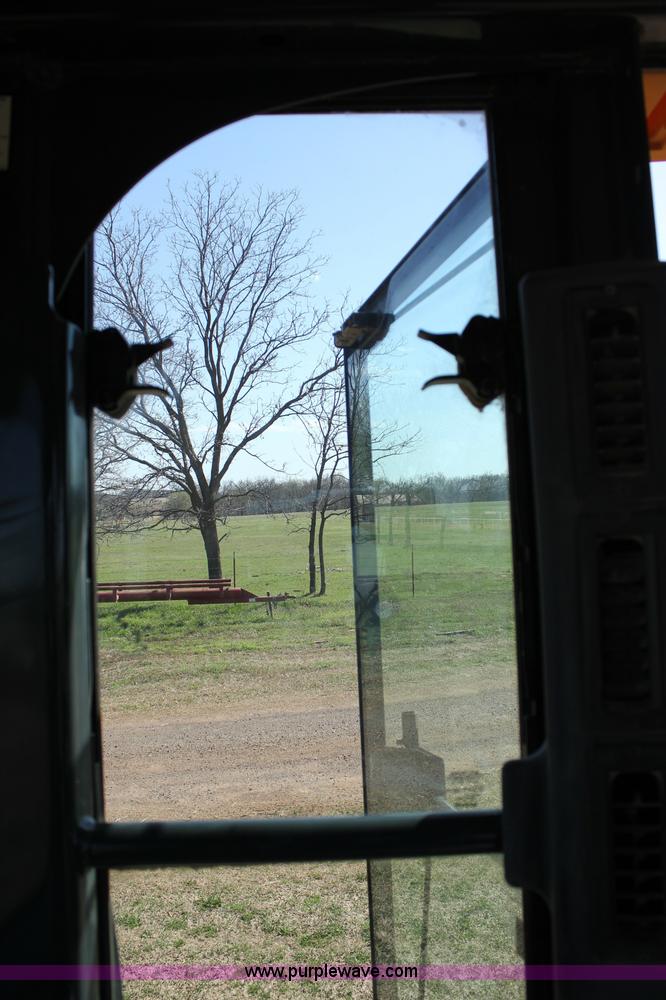 image for item I1748 2006 John Deere 672D articulated motor grader