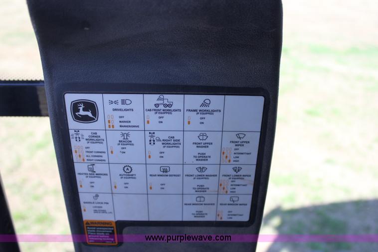 image for item I1748 2006 John Deere 672D articulated motor grader