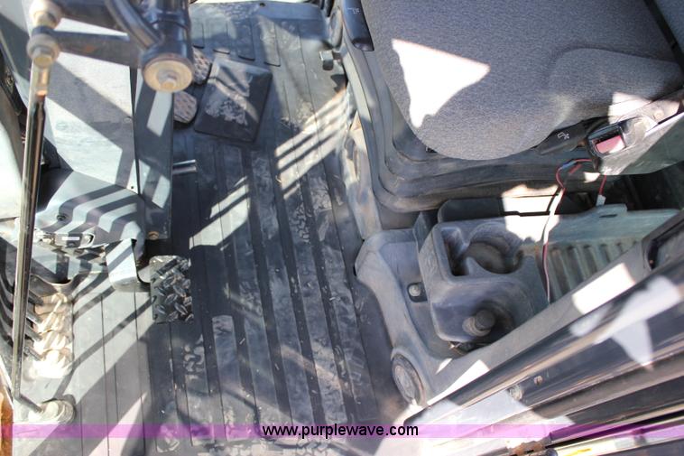 image for item I1748 2006 John Deere 672D articulated motor grader