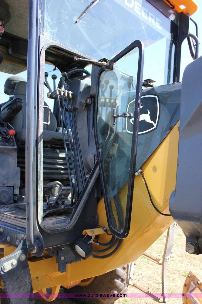 image for item I1748 2006 John Deere 672D articulated motor grader