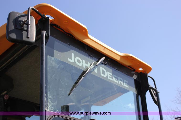 image for item I1748 2006 John Deere 672D articulated motor grader