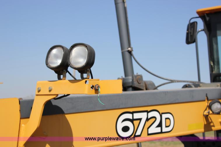 image for item I1748 2006 John Deere 672D articulated motor grader