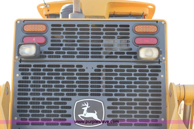 image for item I1748 2006 John Deere 672D articulated motor grader