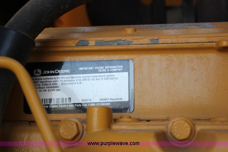 image for item I1748 2006 John Deere 672D articulated motor grader