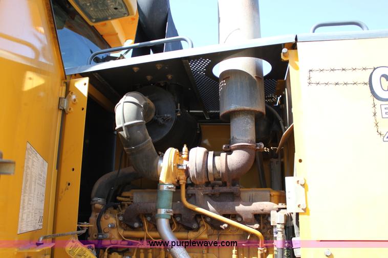 image for item I1748 2006 John Deere 672D articulated motor grader