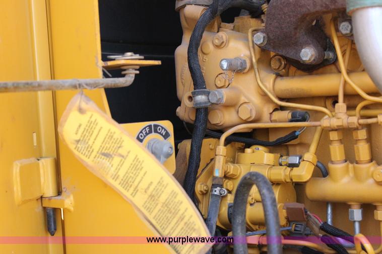 image for item I1748 2006 John Deere 672D articulated motor grader