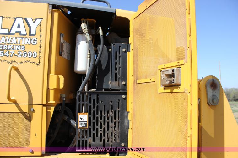 image for item I1748 2006 John Deere 672D articulated motor grader