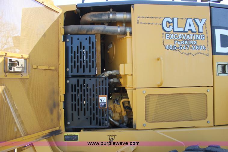 image for item I1748 2006 John Deere 672D articulated motor grader