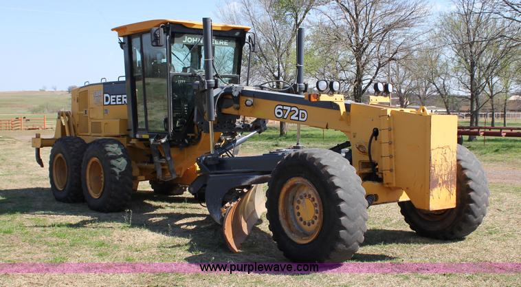 image for item I1748 2006 John Deere 672D articulated motor grader