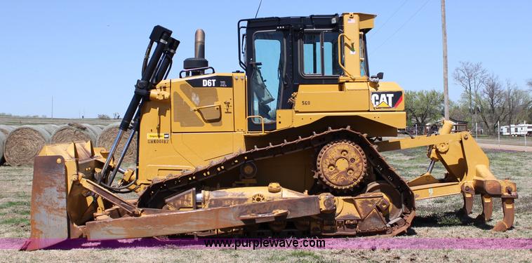 image for item I1749 2011 Caterpillar D6T XL dozer