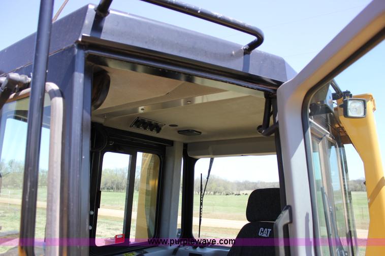 image for item I1749 2011 Caterpillar D6T XL dozer