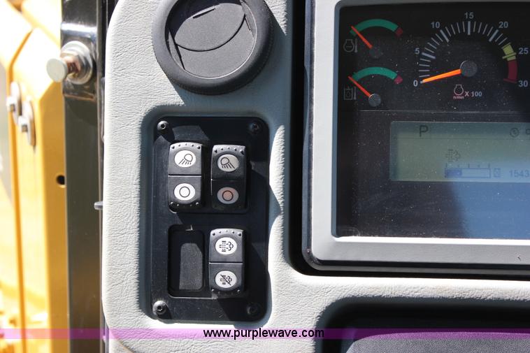 image for item I1749 2011 Caterpillar D6T XL dozer