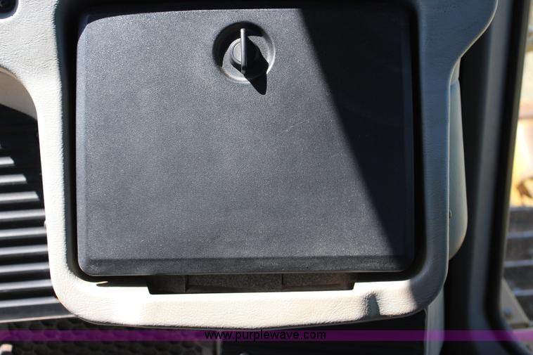 image for item I1749 2011 Caterpillar D6T XL dozer