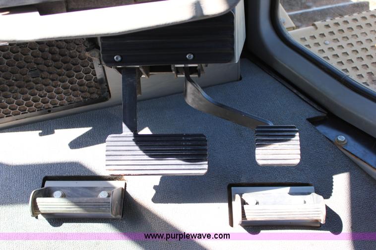 image for item I1749 2011 Caterpillar D6T XL dozer